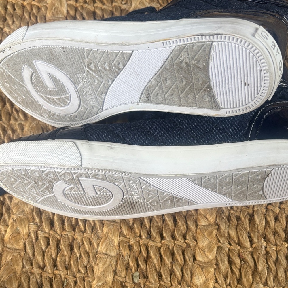 G by Guess Orily women's round toe  blue sneakers. - Picture 4 of 5
